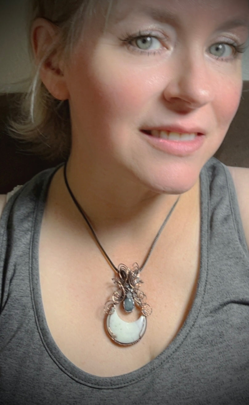 Druzy Snow Agate & Apatite Pendant