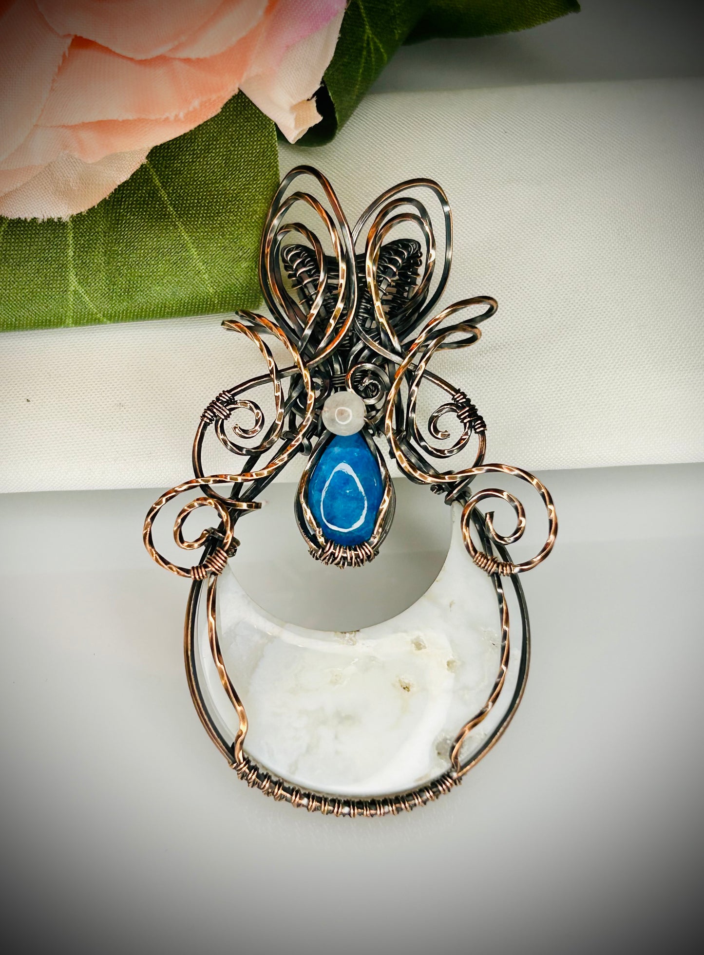 Druzy Snow Agate & Apatite Pendant