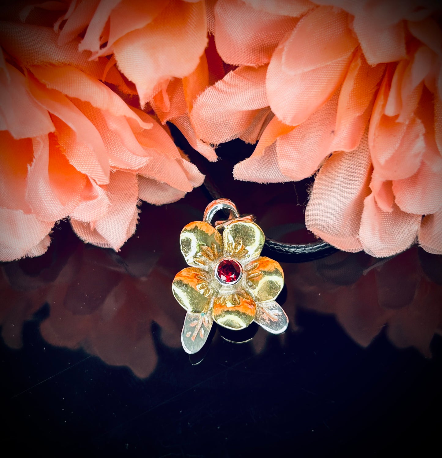 Nugold/Silver Blossom Pendant