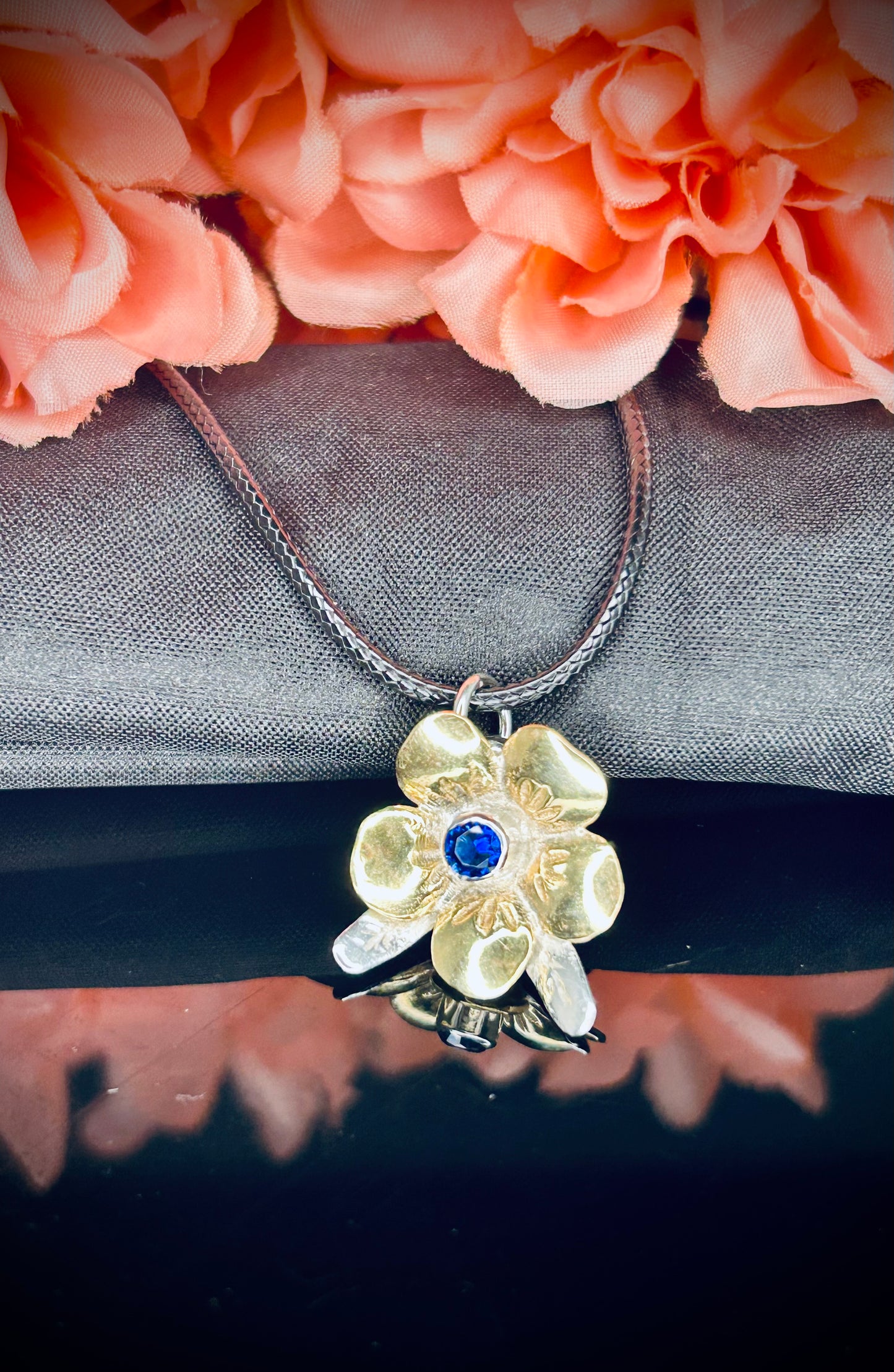 Nugold/Silver Blossom Pendant