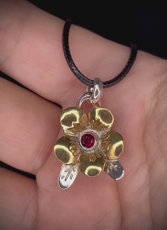 Nugold/Silver Blossom Pendant